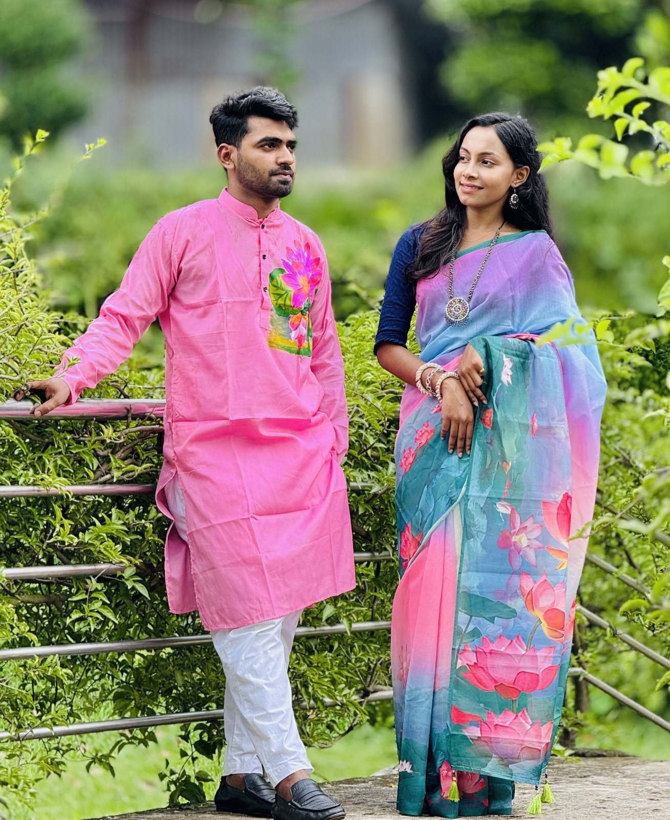 কাপল ড্রেস কালেকশন চান্দুরি সিল্ক শাড়ি ও ধুপিয়ান পাঞ্জাবি